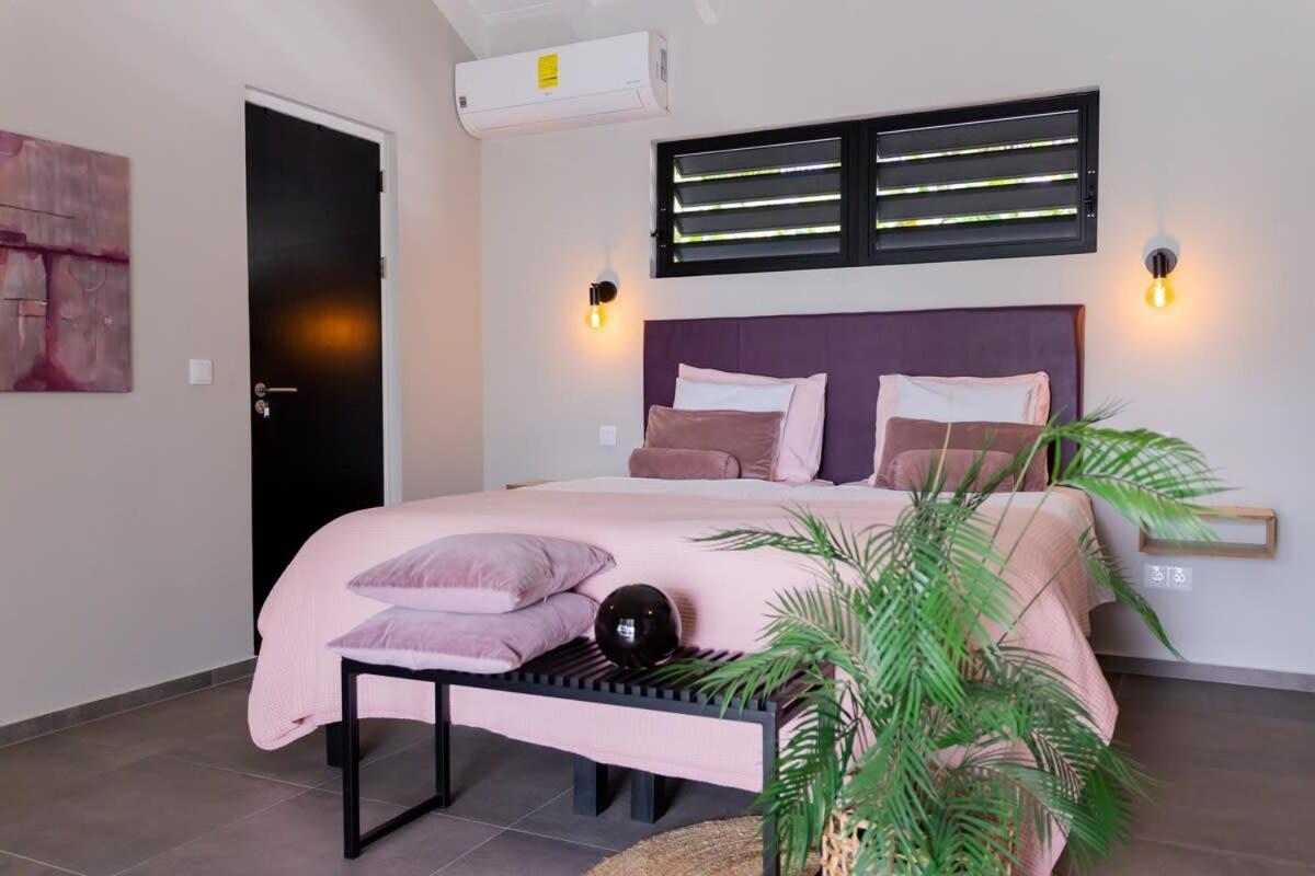 Stylish 3 Bedroom With Ocean Views And Daily Maid Service Villa