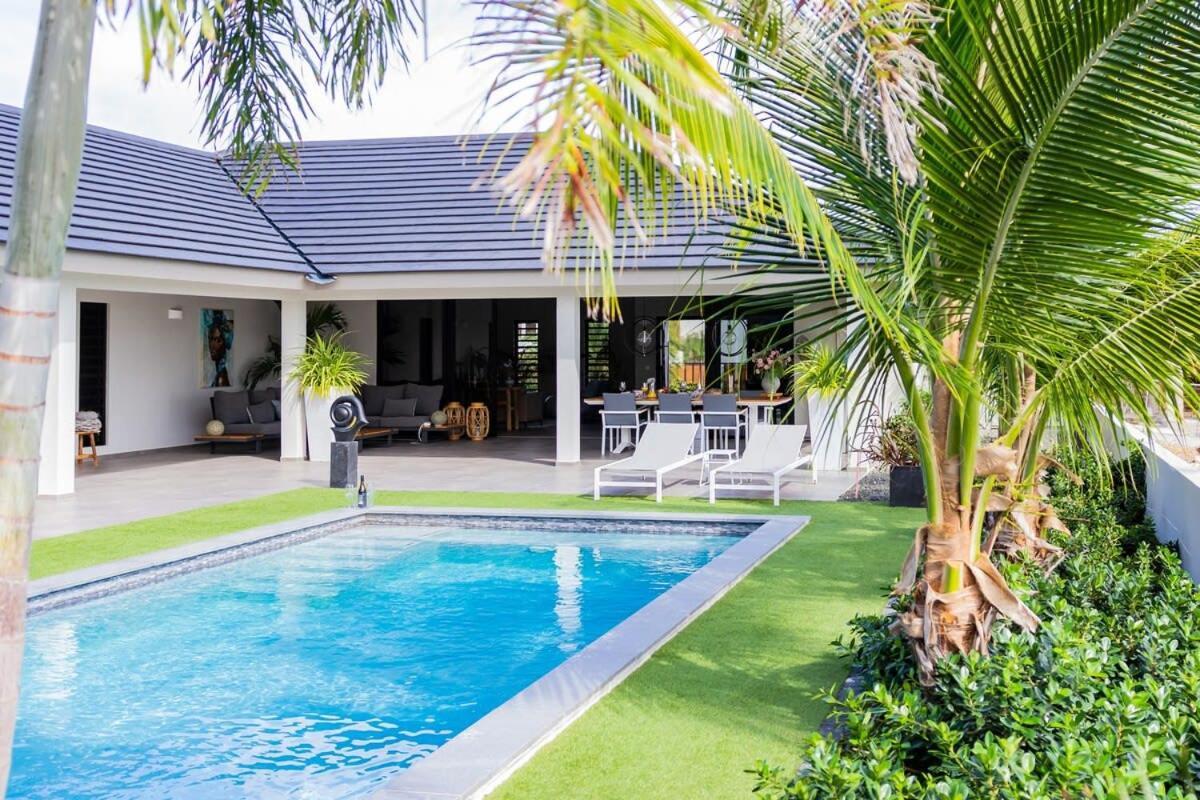 Villa Stylish 3 Bedroom With Ocean Views And Daily Maid Service *