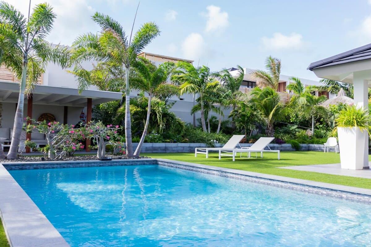Villa Stylish 3 Bedroom With Ocean Views And Daily Maid Service Willemstad