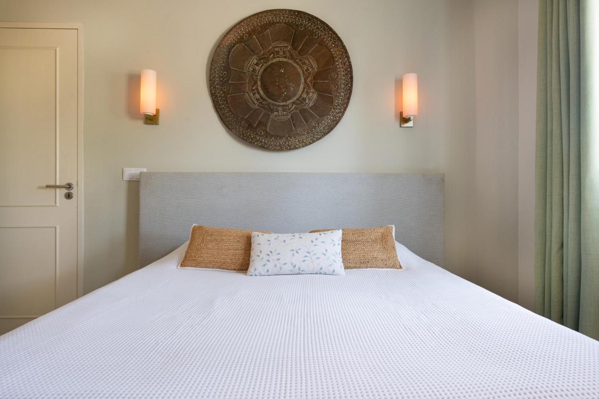 At Secured Gated Near Mambo Beach! *