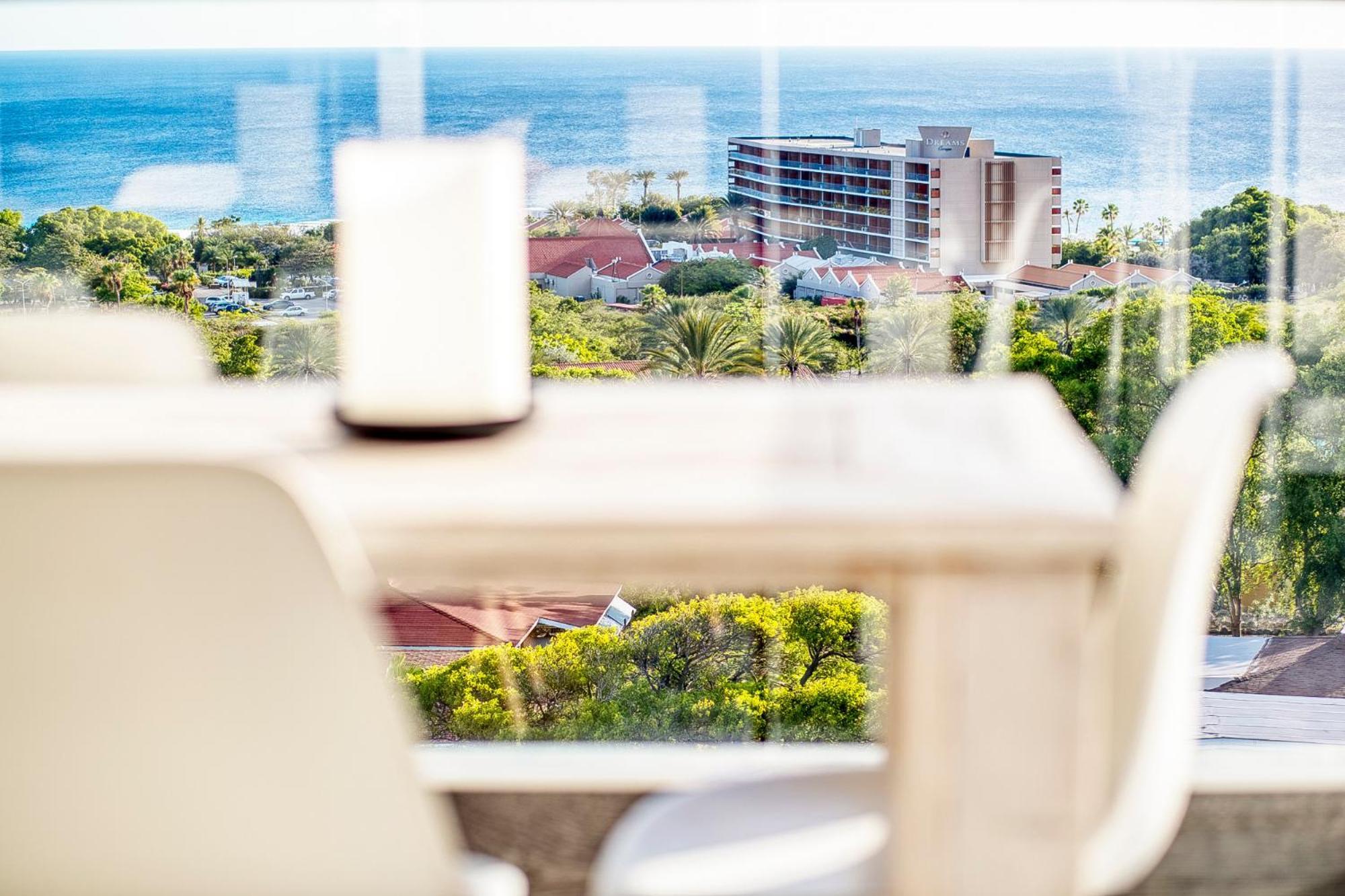 Apartment Magna Vista Pool And Gym Willemstad