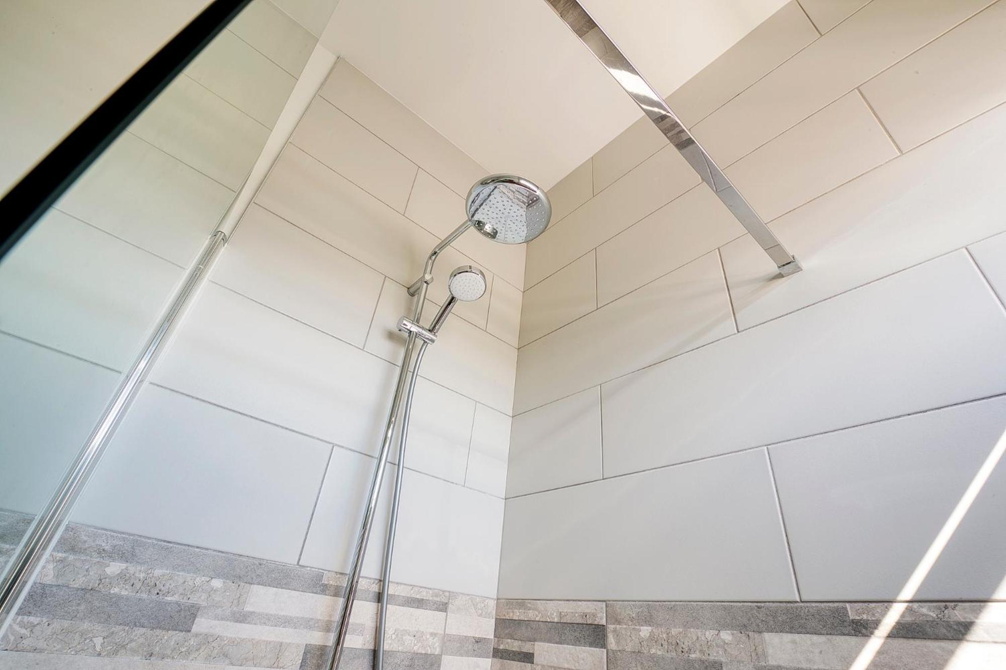 Magna Vista Pool And Gym Apartment Willemstad
