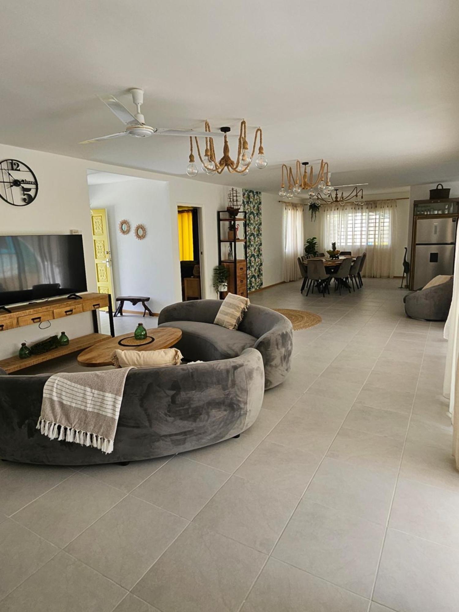 Raven's Casa Del Sol Villa Willemstad
