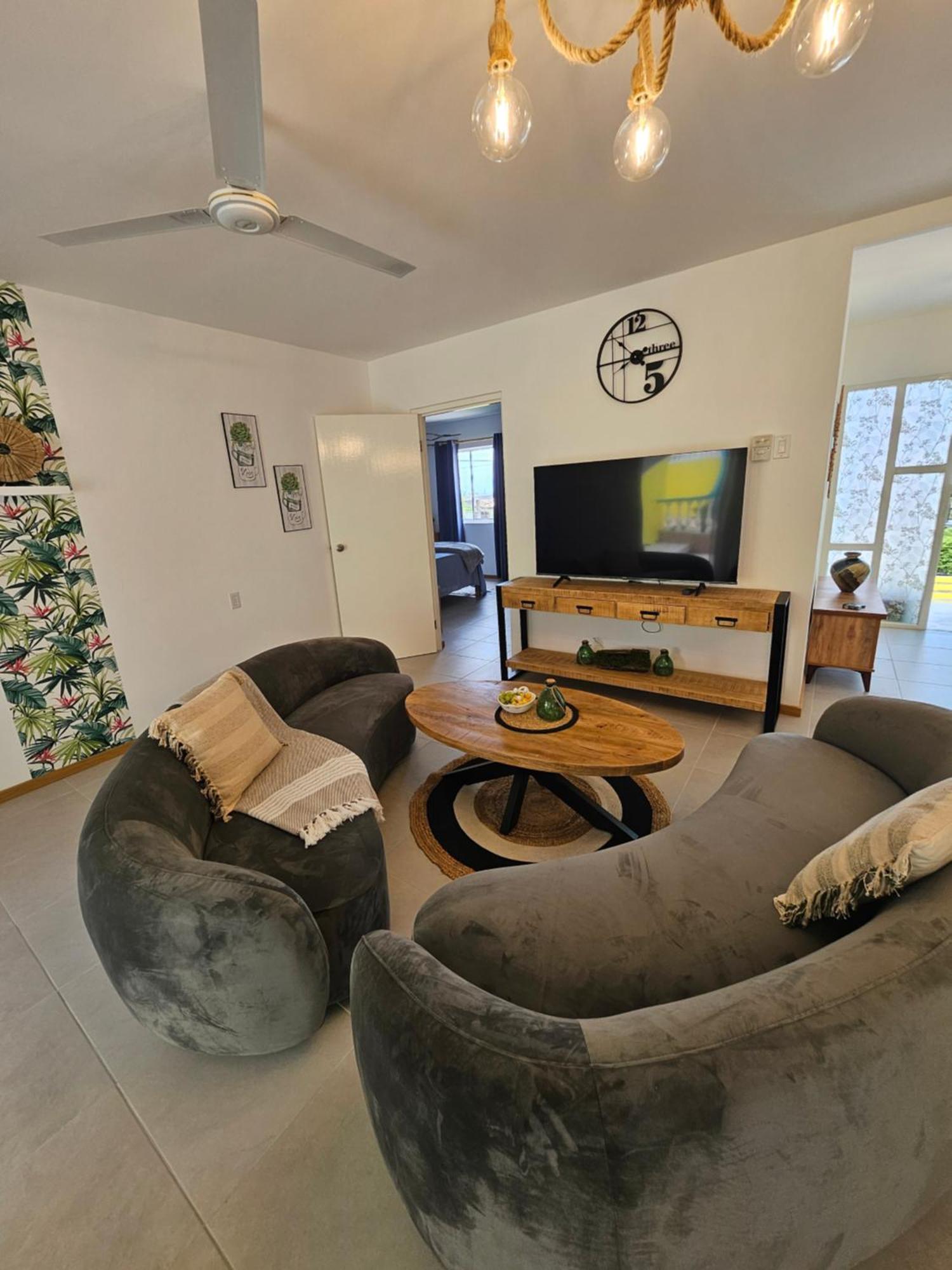 Raven's Casa Del Sol * Willemstad