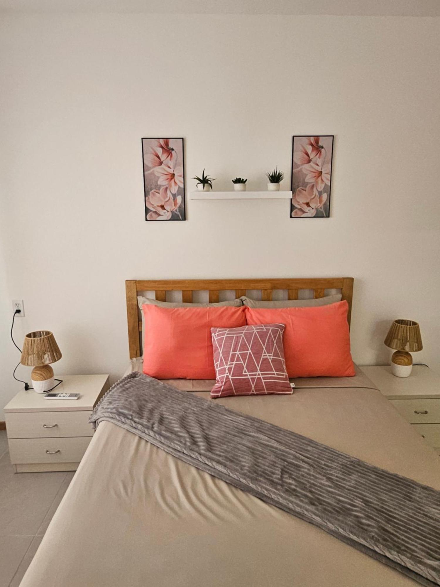 Raven's Casa Del Sol Willemstad