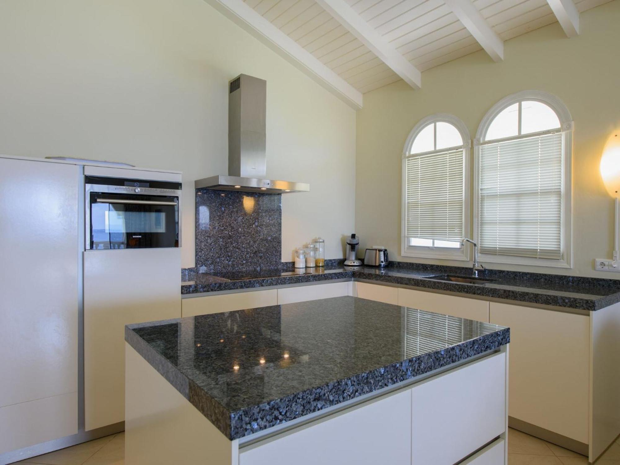 Apartment Gorgeous In Willemstad With Pool