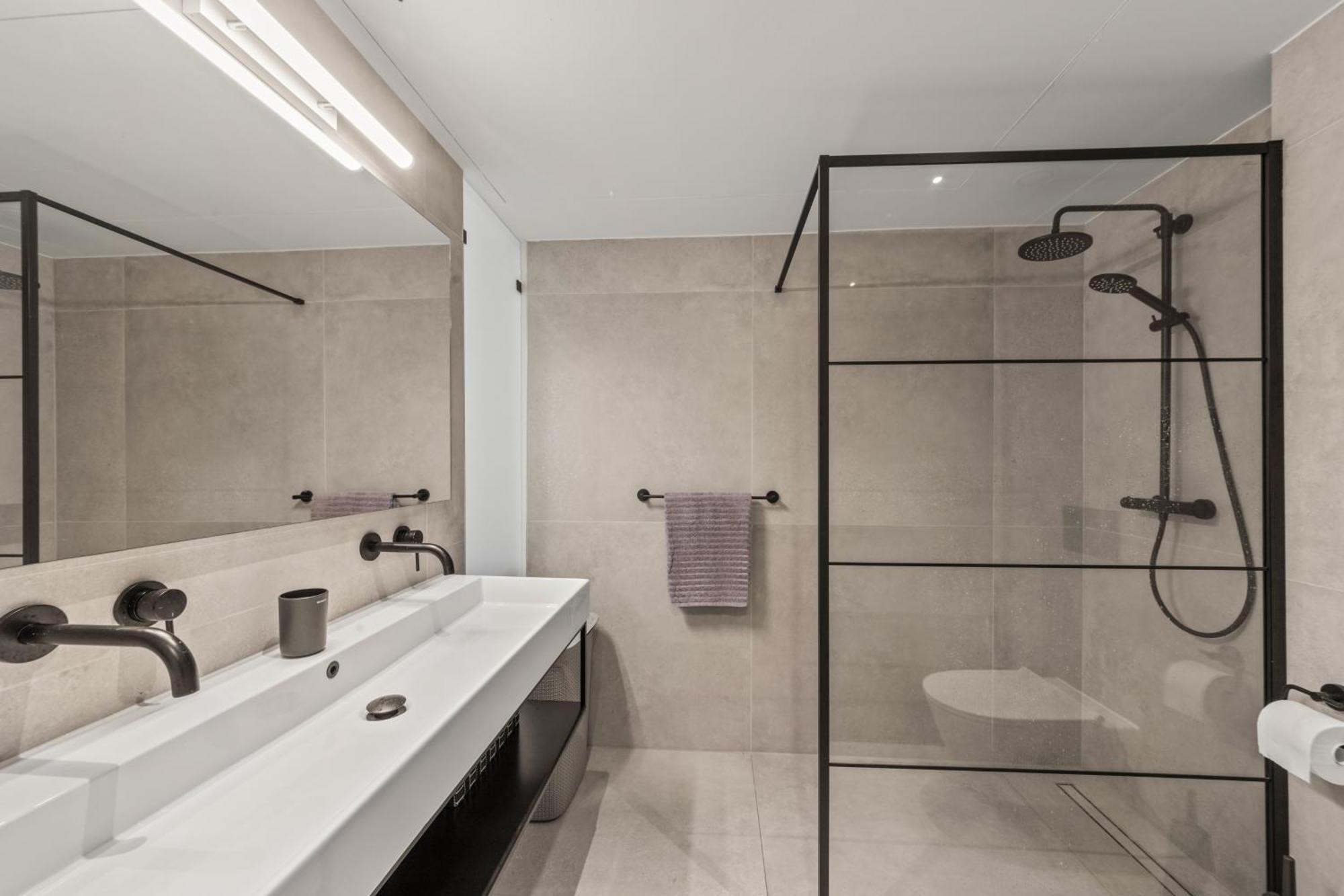 The Wharf Apartments, Downtown Apartment *