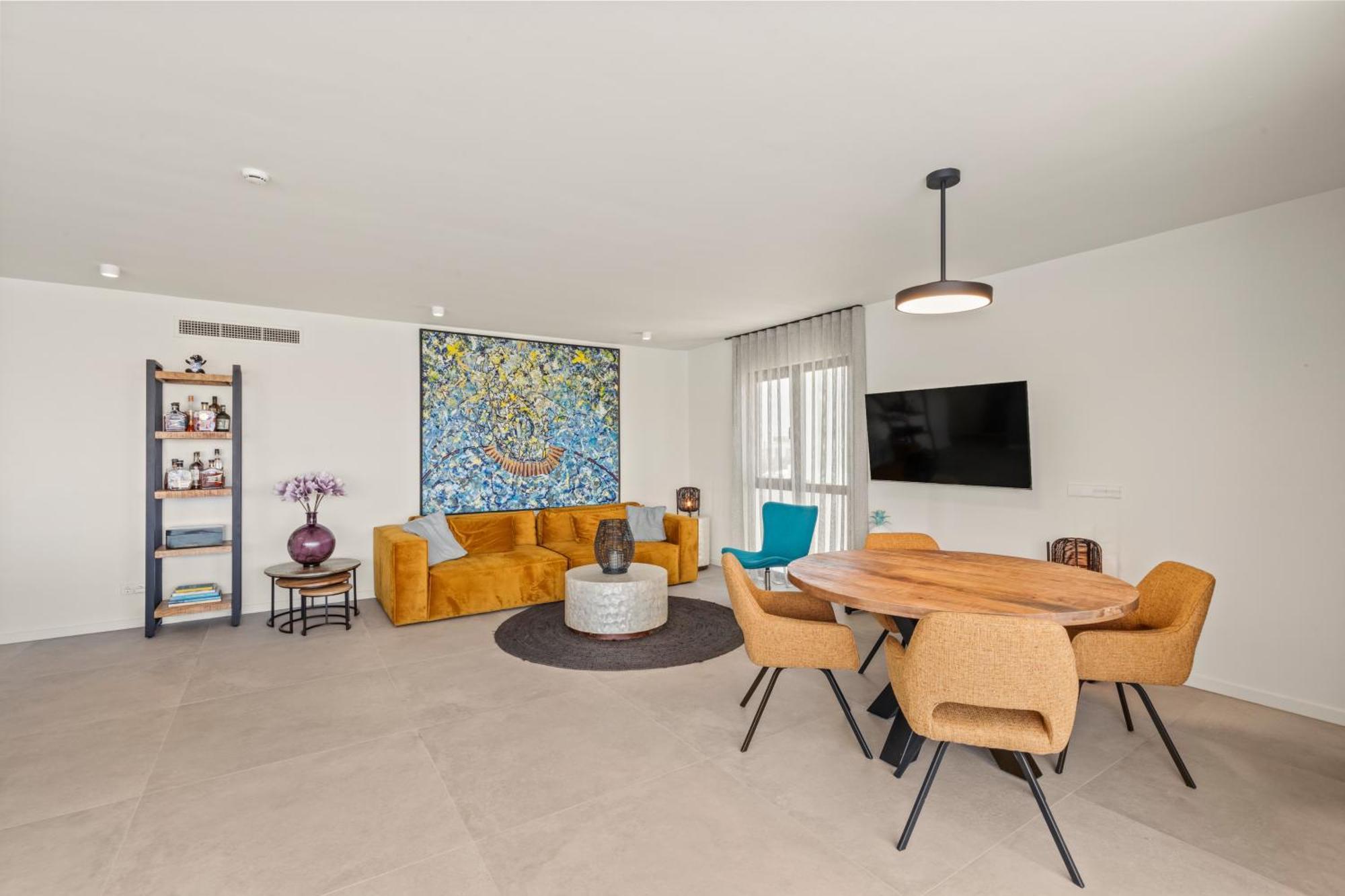The Wharf Apartments, Downtown Apartment