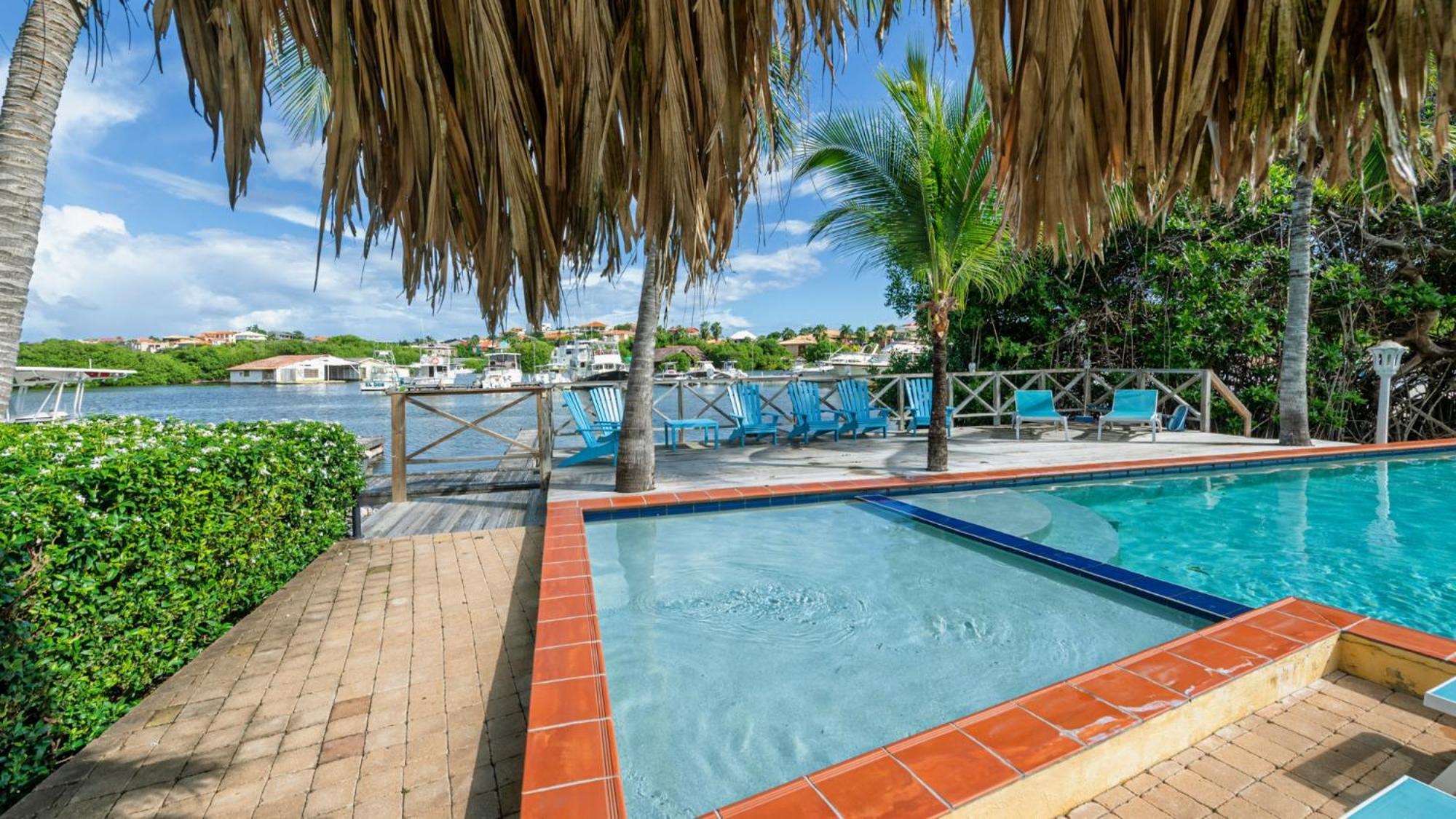 Tropical Treasure - Penthouse At The Spanish Water Apartment Willemstad