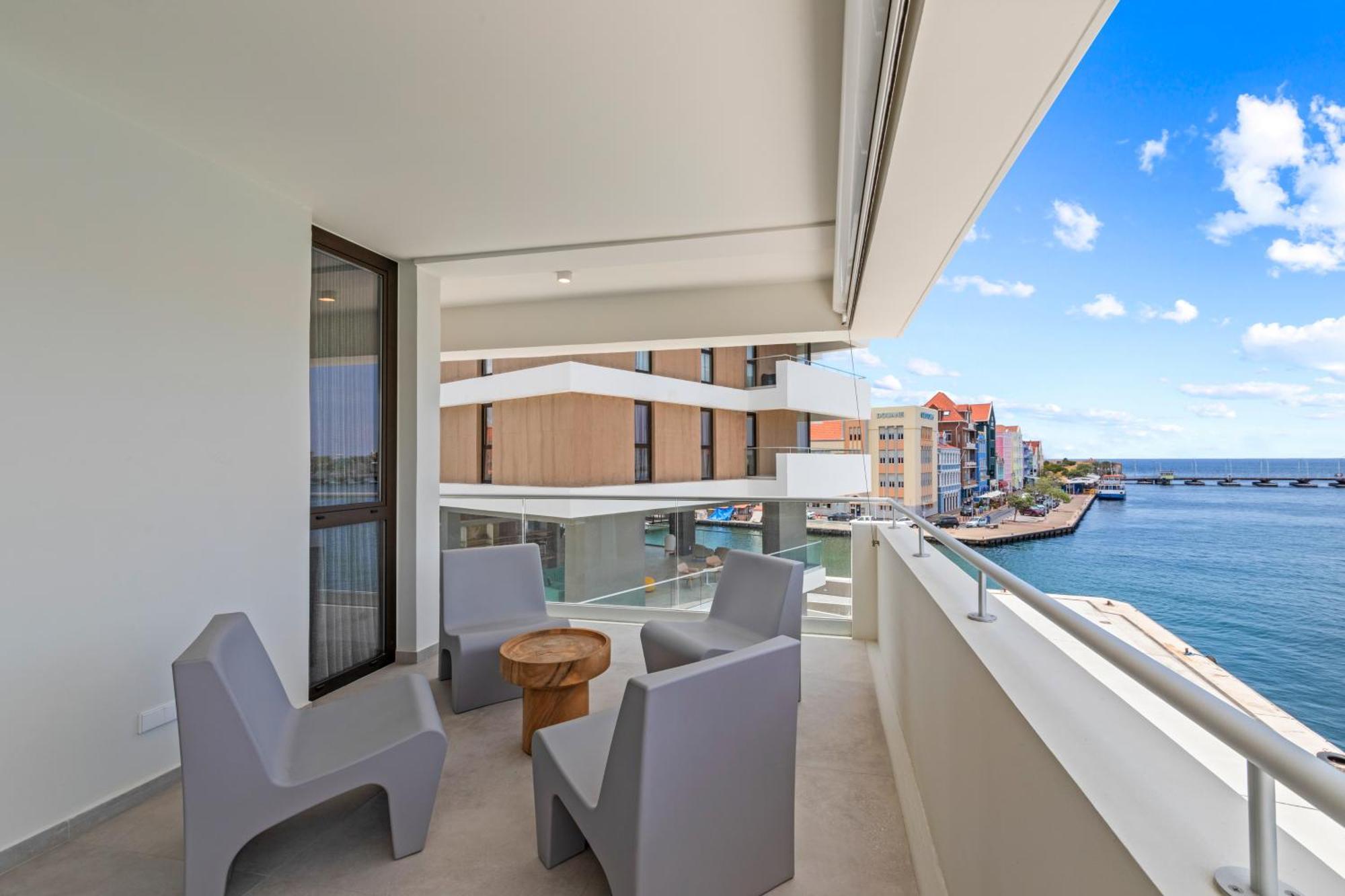 The Wharf Apartments, Downtown * Willemstad