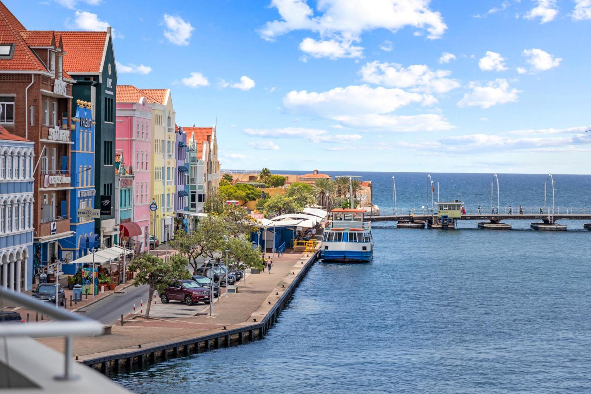 The Wharf Apartments, Downtown *