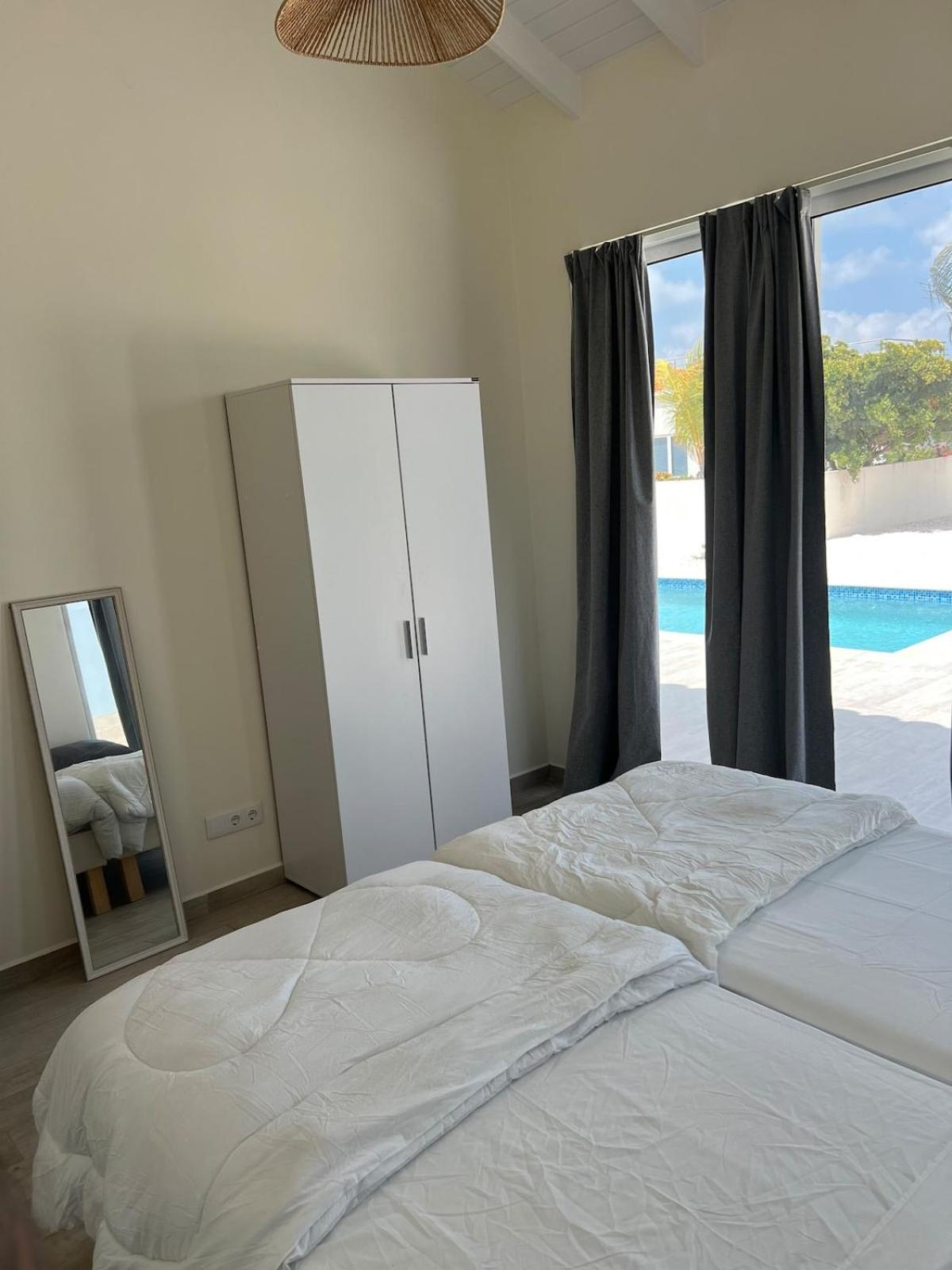 New Caribbean Pearl Villa Willemstad