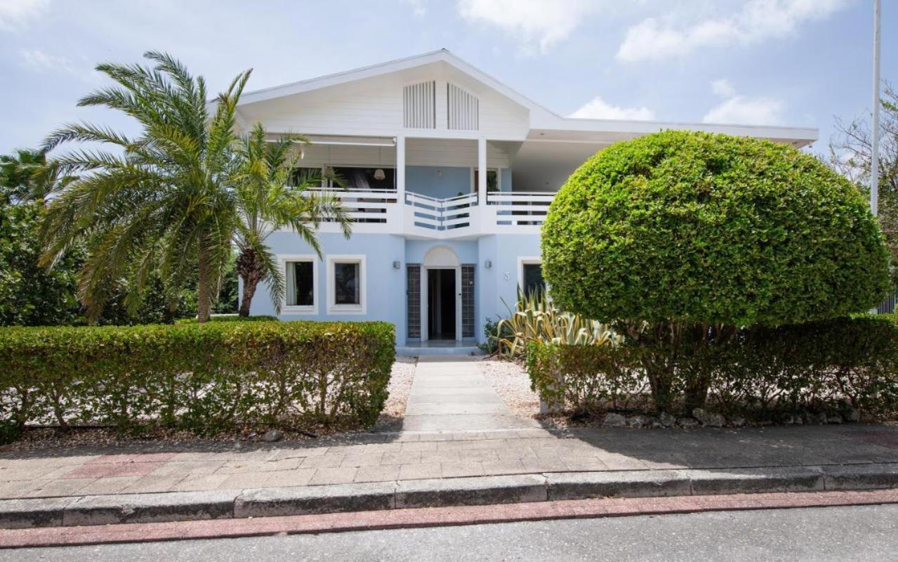 Villa At Secured Gated Near Mambo Beach! *