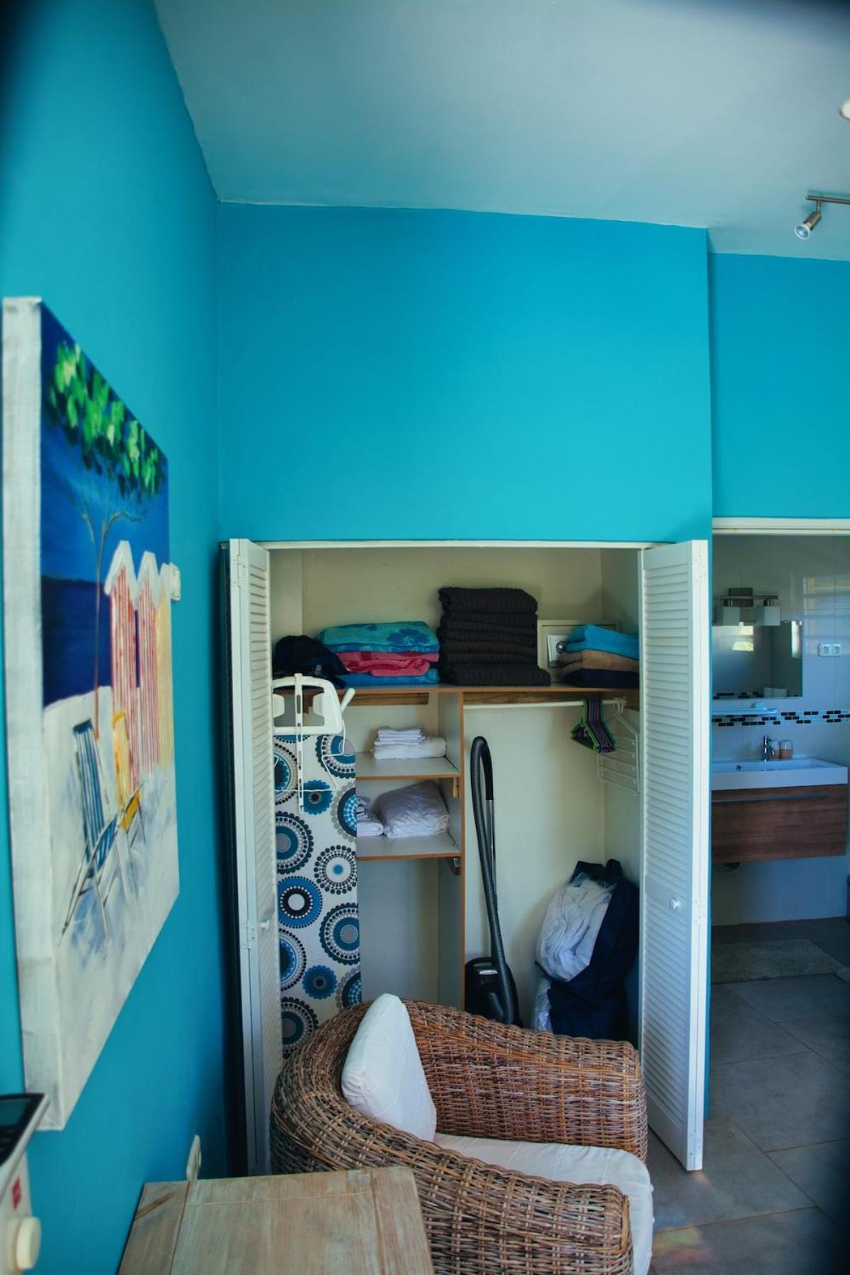 Nos Cu Nos, Ruim 65 M2 Met Zwembad,inclusief Water En Electriciteit Apartment Willemstad