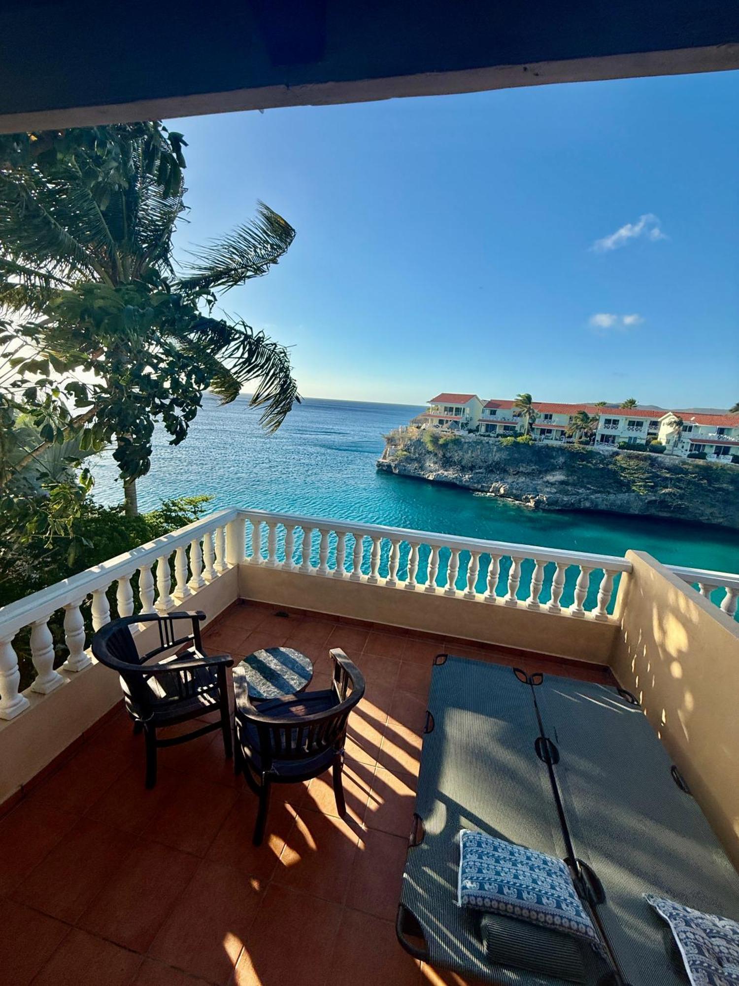 Apartment 8 & 9- Blou - Curacao *