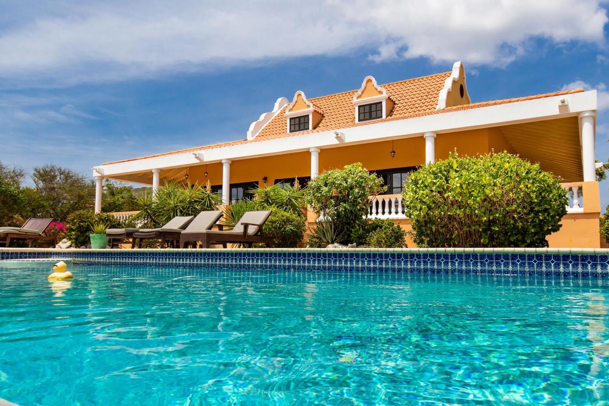 Coral Estate Retals - Villa Rentals *