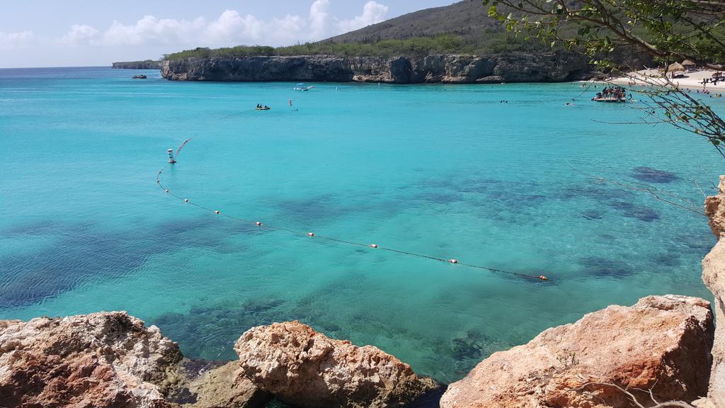 Besundi * Curacao