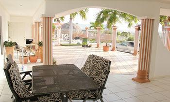 Apartment Curinjo *