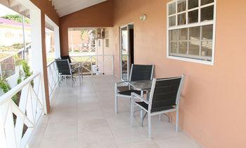 Apartment Curinjo *