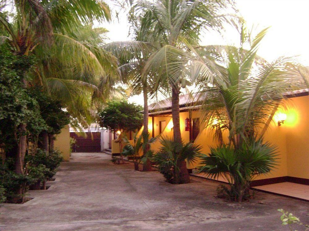 Cecil Paradise 2* Willemstad