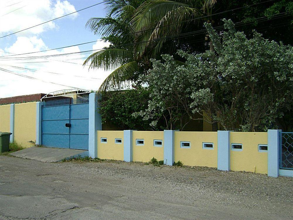 Cecil Paradise 2* Willemstad