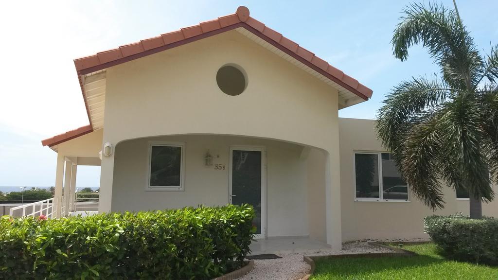 Apartment Royal Palm 35 B Willemstad
