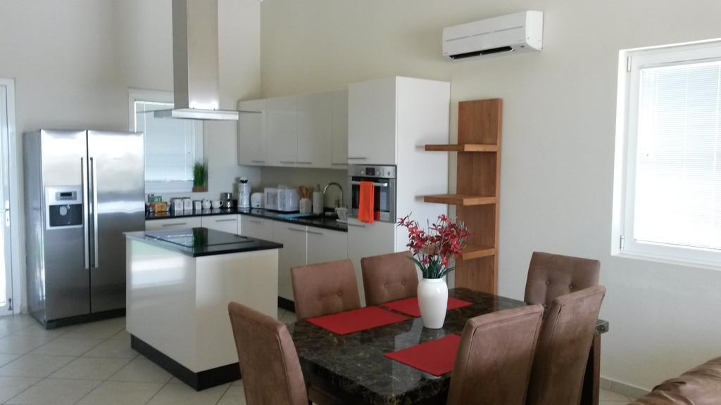 Royal Palm 35 B Willemstad