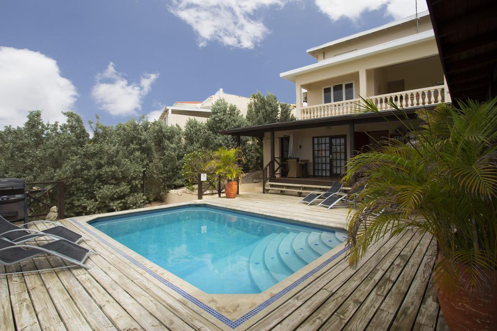 Curavilla Apartment Willemstad