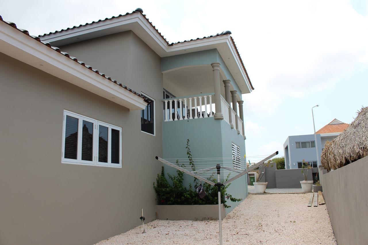 Villa Azov *