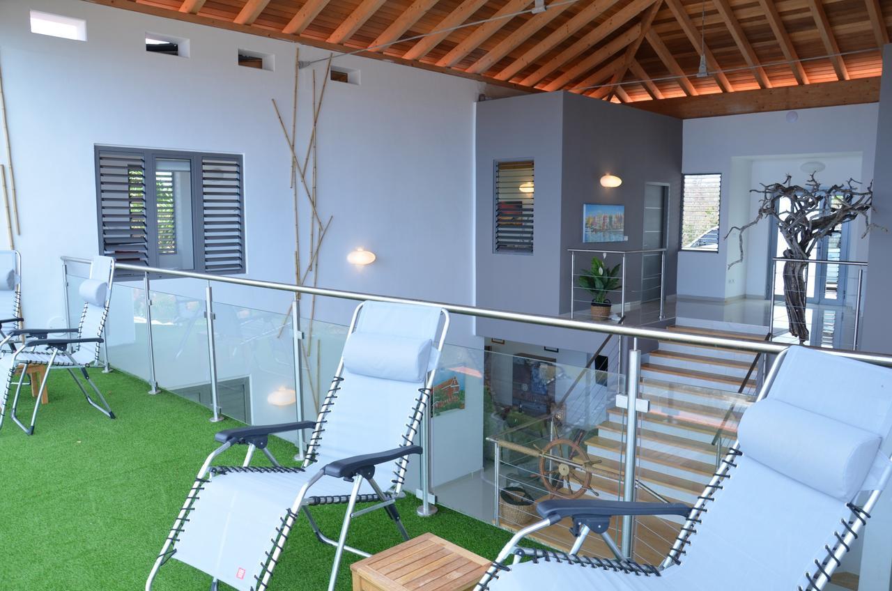 Group & Family House Galant Curacao