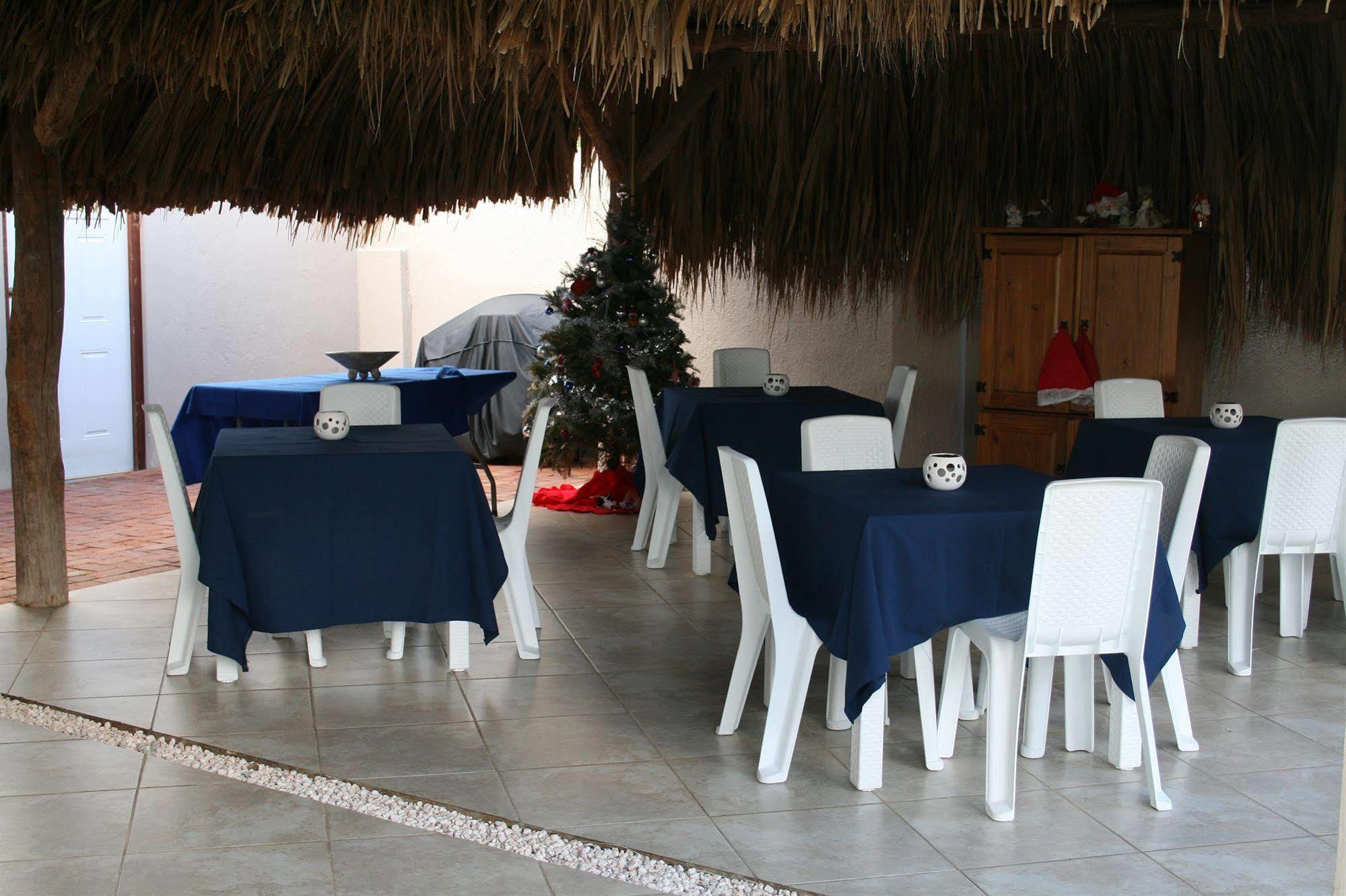 Hibiscus House 4*