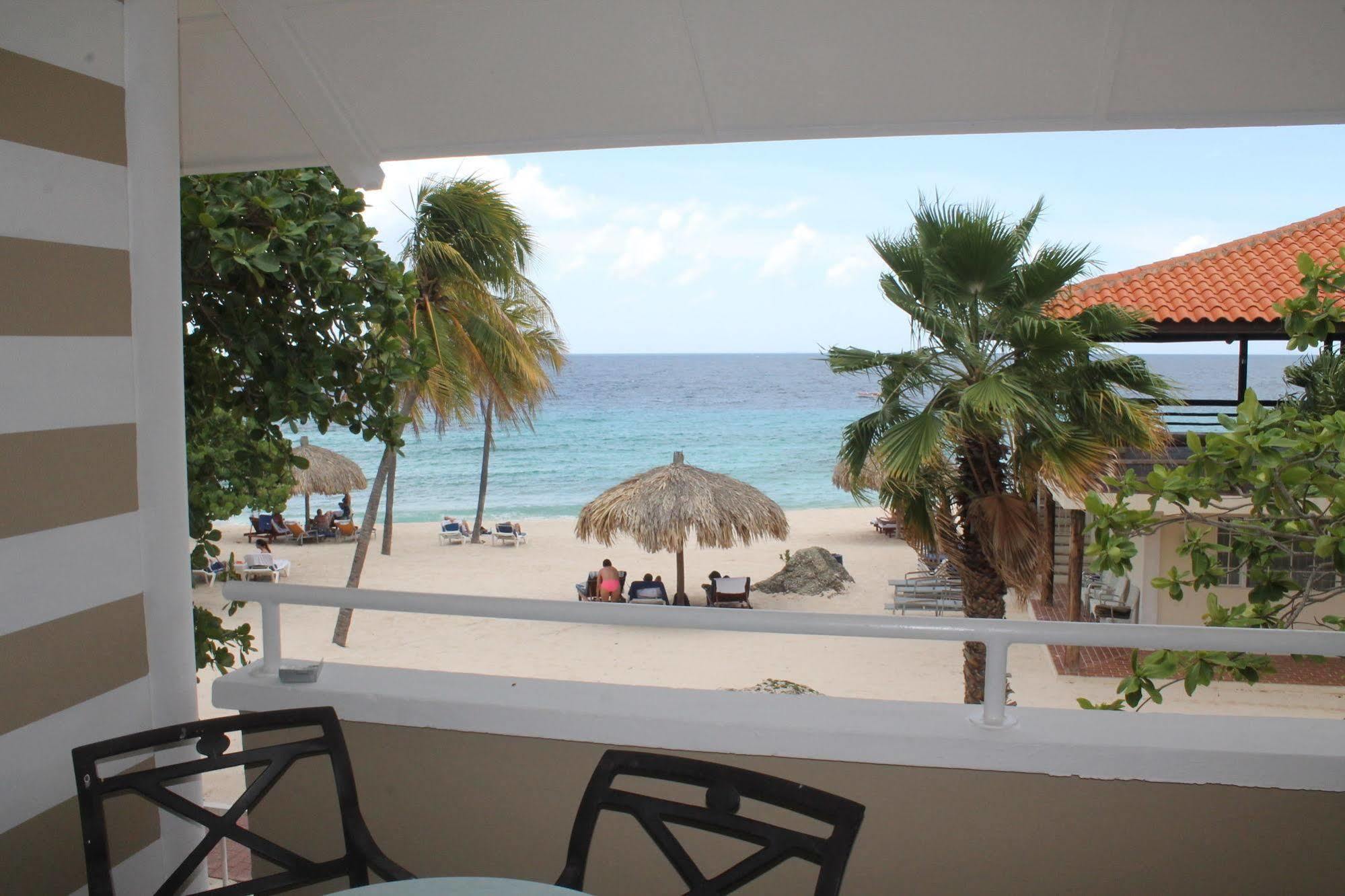 Hotel Moomba Beach Club