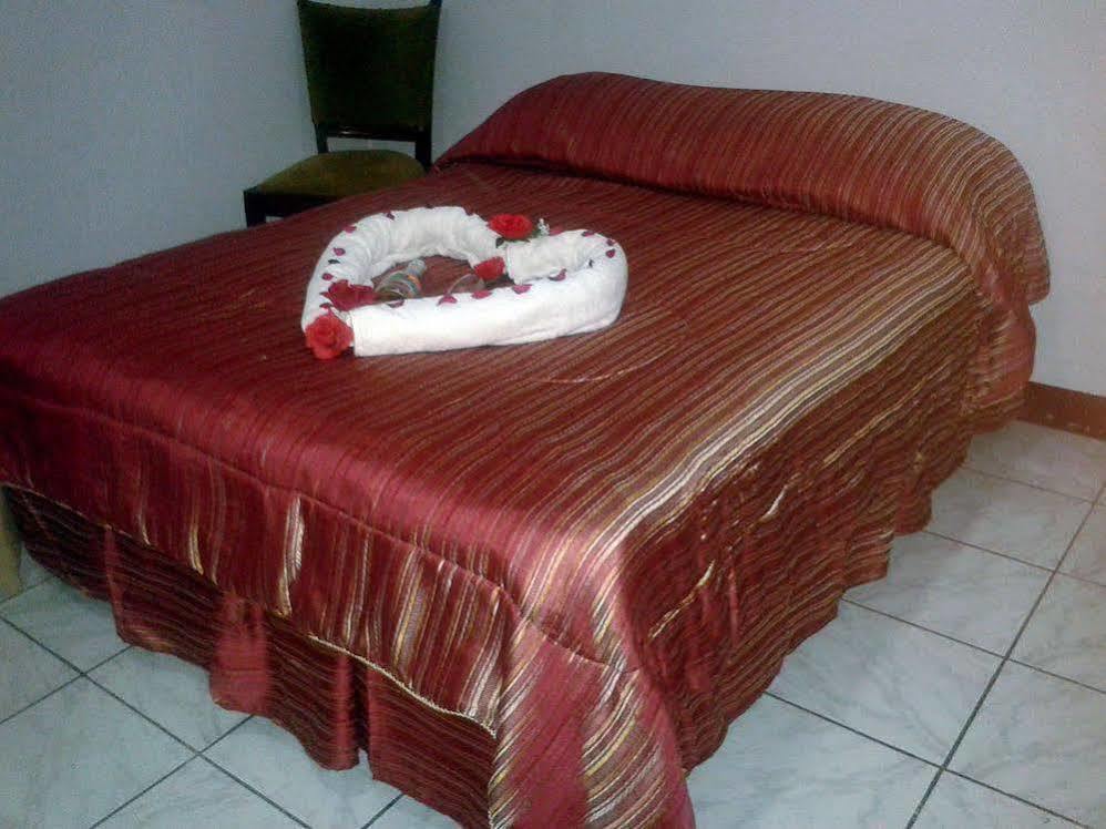 Hotel Cecil Paradise