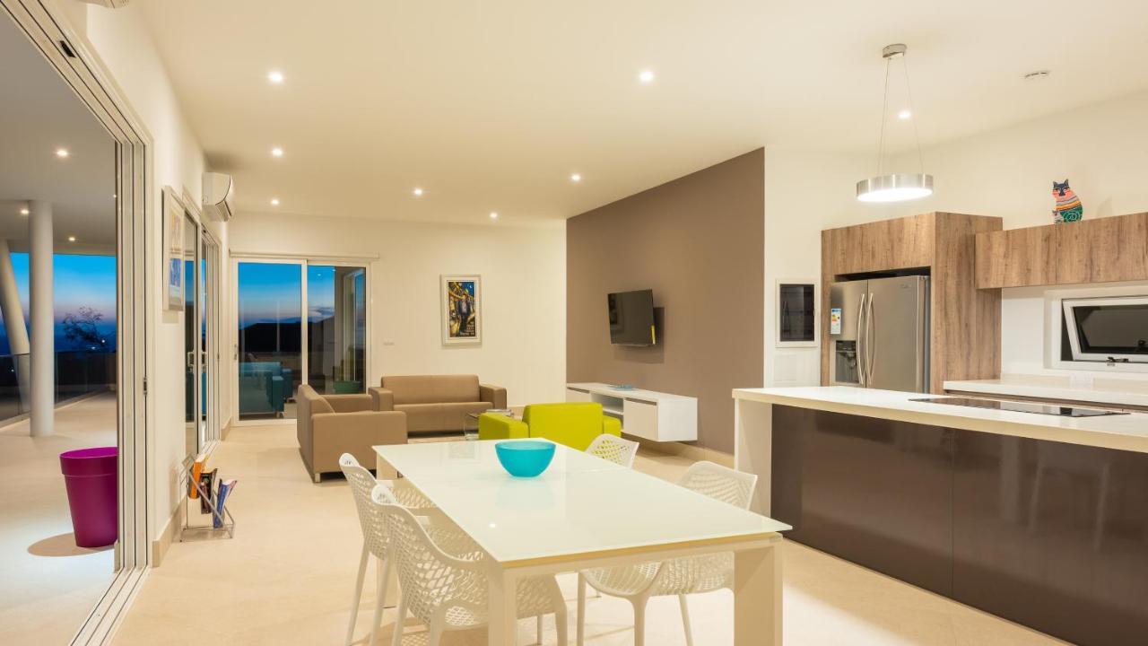 Villacasabella Ocean View-private Pool-up To 12 Guests Pousada