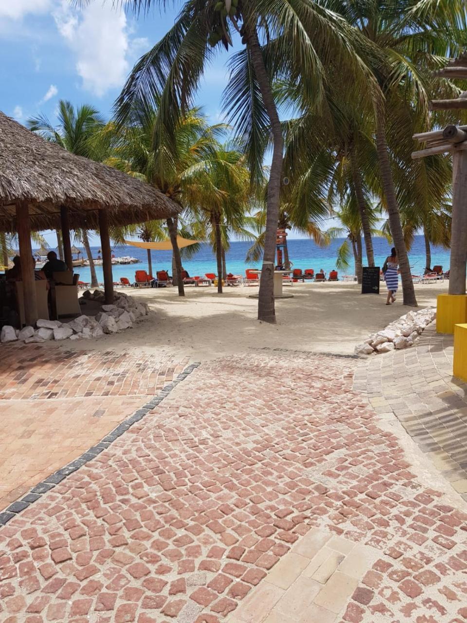 Beach , Apartment *
