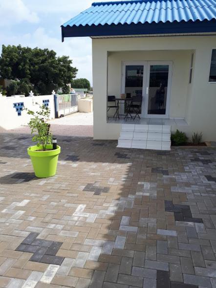 The Lush Apartment Willemstad