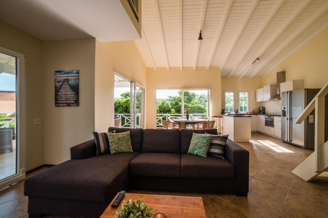 Villa Breathtaking Seaside Penthouse | |