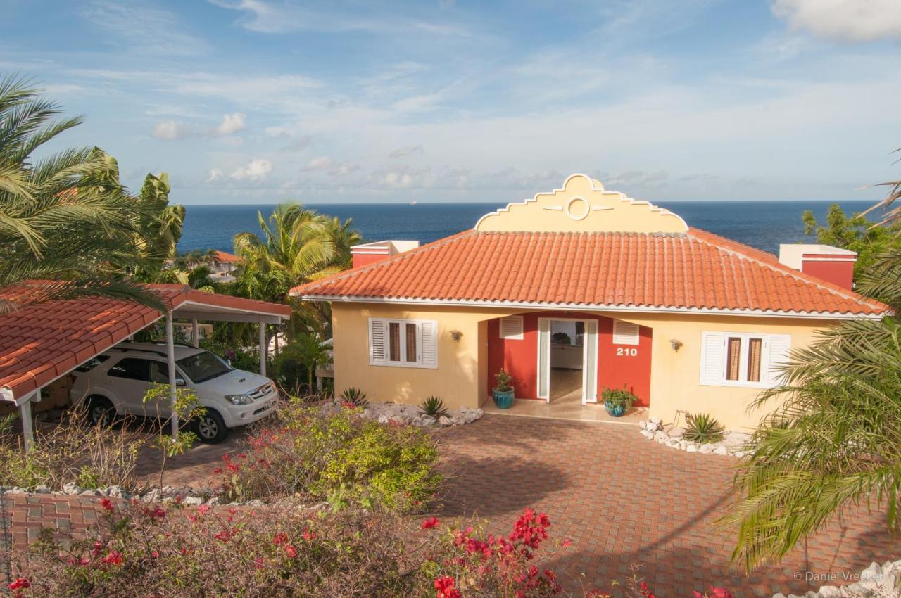 Zeezicht Curacao * Willibrordus