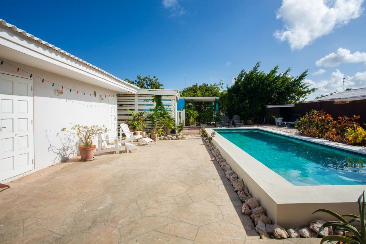 Tropical Breeze Curacao Apartment Santa Catharina