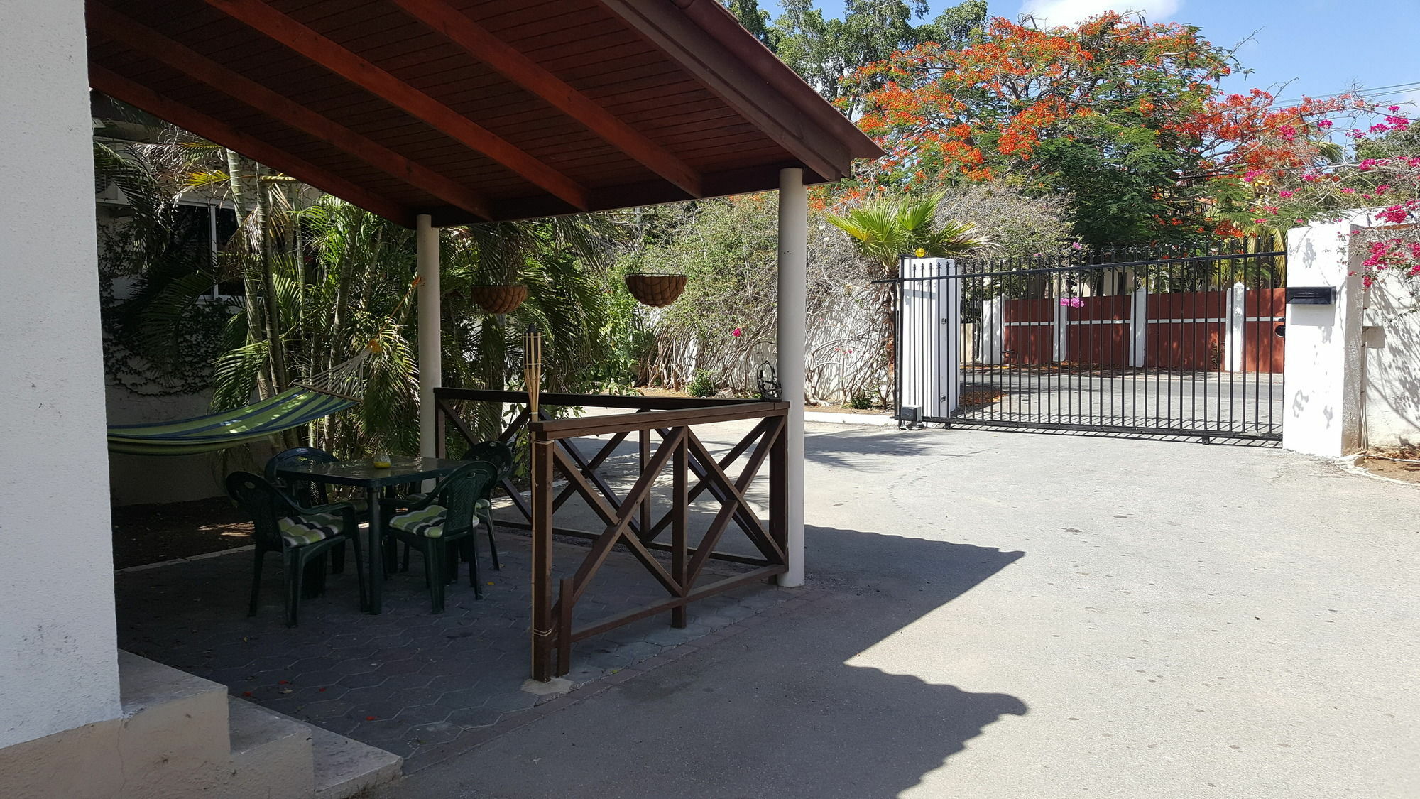 Besundi Curacao