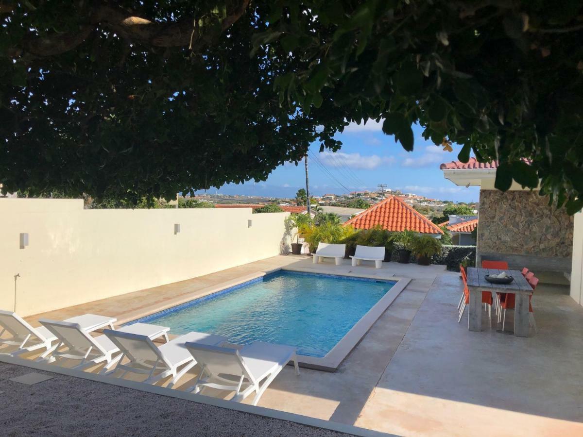 Breeze Curacao Villa
