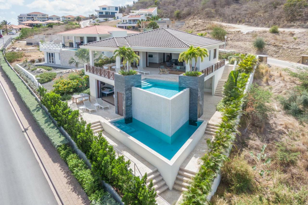 Blue Bay Exclusive *