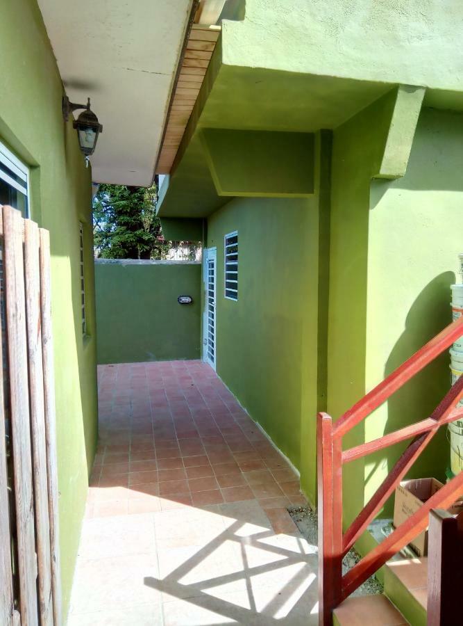 Studios & House With Beautiful Beach Front View Willemstad