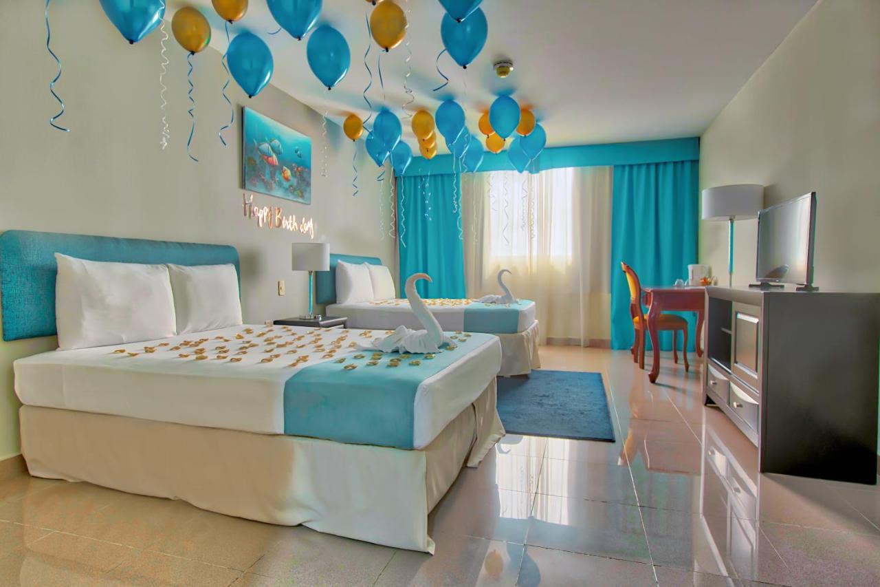 Hector & Hotel Curacao