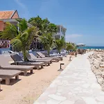 Scuba Lodge & Suites