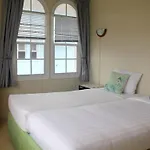 Gorgeous Apartment In Willemstad With Pool
