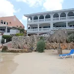 Gorgeous Apartment In Willemstad With Pool