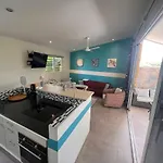 Nos Cu Nos, Ruim Appartement 65 M2 Met Zwembad,Inclusief Water En Electriciteit