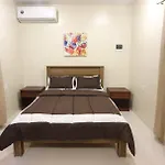 Beautiful Apartment Minutes From The Beach