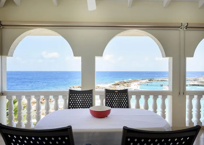 Gorgeous Apartment In Willemstad With Pool